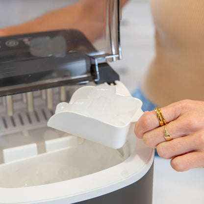 Compact Ice Maker with Fast Freeze Function